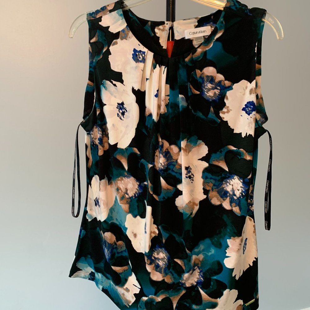 Calvin Klein Floral print  sleeveless top-size MM